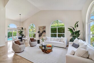 923 Dogwood Dr in Delray Beach, FL - Building Photo - Building Photo