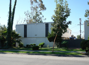 3902 W El Rancho Ave in Orange, CA - Building Photo - Building Photo