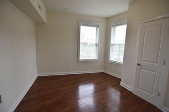 3802 N Pine Grove Ave in Chicago, IL - Building Photo - Building Photo
