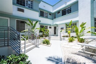 2416 Flamingo Dr in Miami Beach, FL - Building Photo