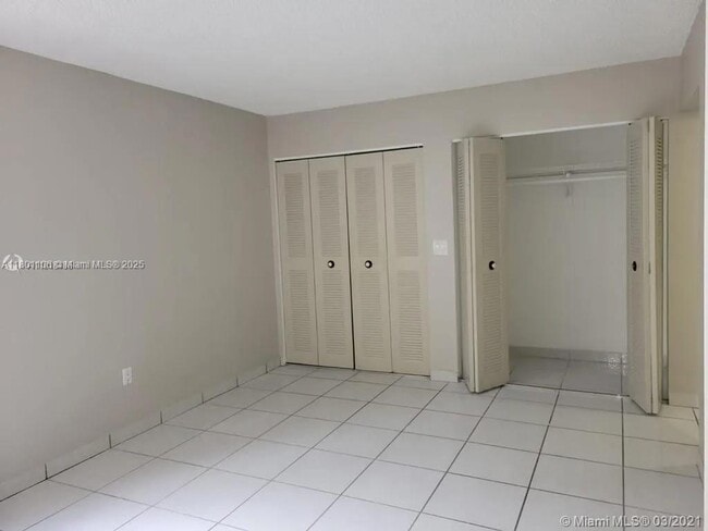 1900 W 68th St in Hialeah, FL - Building Photo - Building Photo