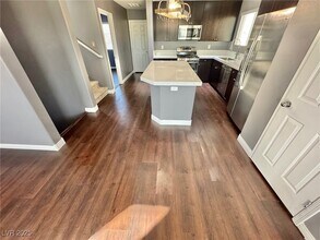 7304 Sterling Rock Ave in Las Vegas, NV - Building Photo - Building Photo