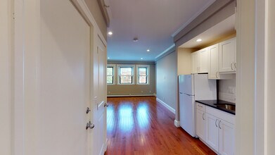 873 Beacon St, Unit 42 in Boston, MA - Building Photo - Building Photo
