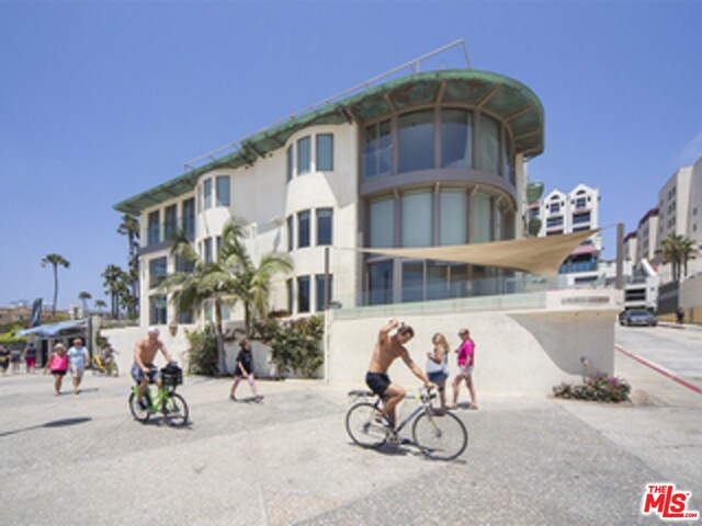 11 Marine Terrace-Unit -4 in Santa Monica, CA - Building Photo