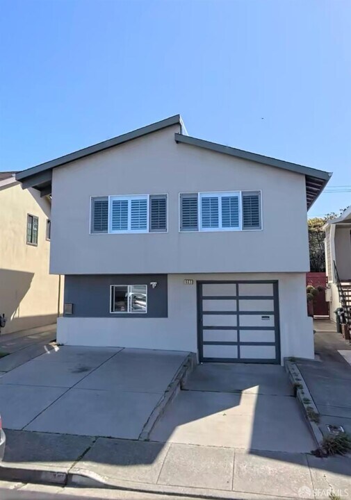 441 St Francis Blvd in Daly City, CA - Building Photo