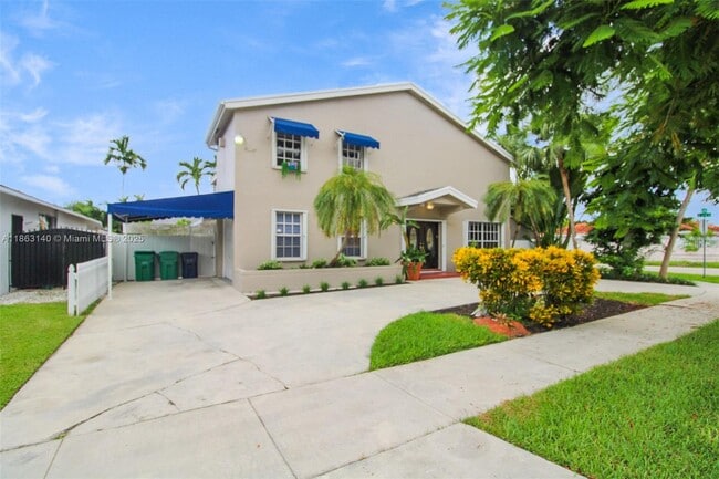 12370 SW 96th St in Miami, FL - Building Photo - Building Photo
