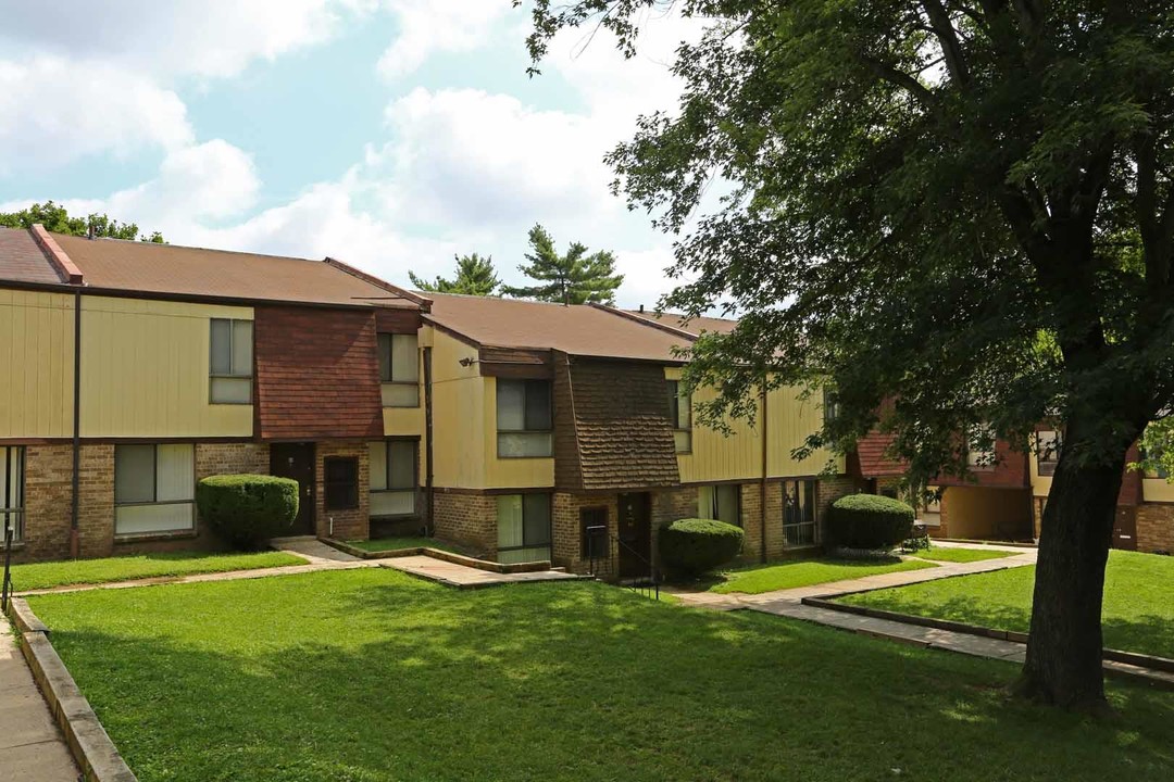 Victoria Woods Apartments and Townhomes in Philadelphia, PA - Building Photo