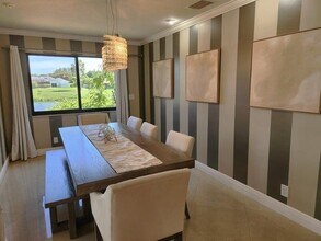 3250 Lakeview Blvd in Delray Beach, FL - Foto de edificio - Building Photo