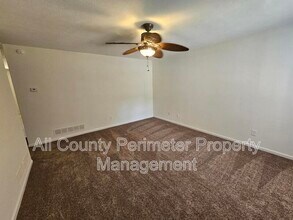 2462 Washington St in Austell, GA - Building Photo - Building Photo