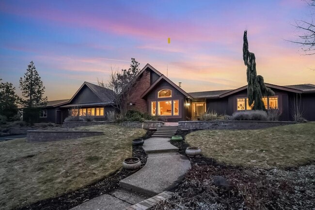 63635 Johnson Rd in Bend, OR - Building Photo - Building Photo