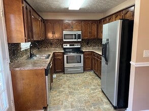 11 Lone Oak Dr in Weaver, AL - Building Photo - Building Photo