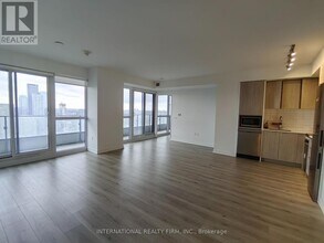 395-4395 Bloor St E in Toronto, ON - Building Photo - Building Photo