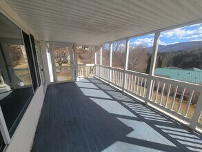427 4th St in Waynesville, NC - Building Photo - Building Photo