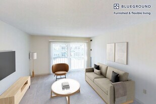 One Farms Dr, Unit FL2-ID2766A in Burlington, MA - Building Photo