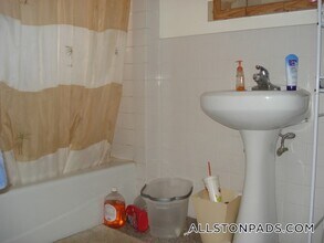 1254 Commonwealth Ave, Unit 19 in Boston, MA - Building Photo - Building Photo