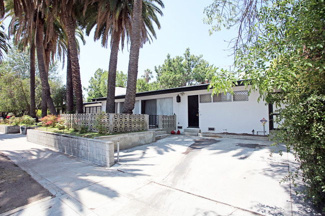 615-629 S Pasadena Ave in Pasadena, CA - Foto de edificio - Building Photo