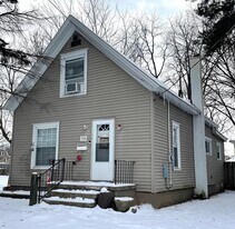 325 W Barnes Ave in Lansing, MI - Building Photo