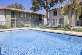 Sahara and Playa Palms in Gilbert, AZ - Foto de edificio - Building Photo