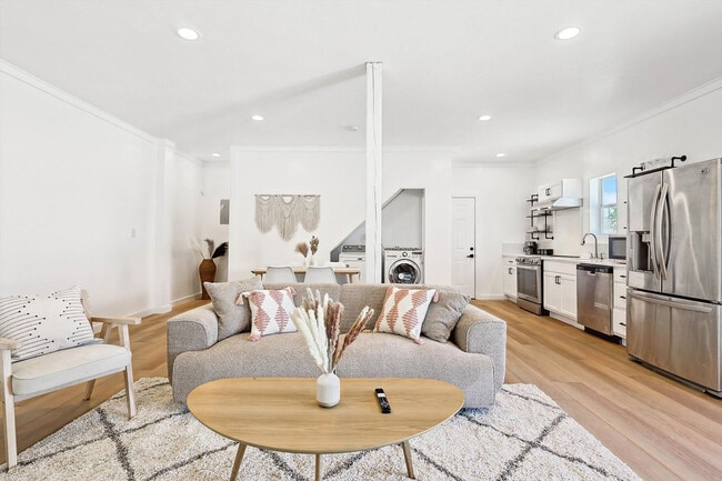 3322 Darby Ln, Unit SI ID1056423P in Denton, TX - Building Photo - Building Photo