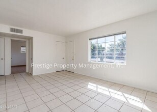 3233 E Bermuda St in Tucson, AZ - Building Photo - Building Photo