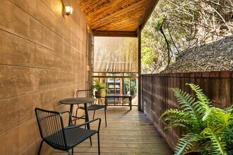 3034 Valevista Trl in Los Angeles, CA - Foto de edificio - Building Photo