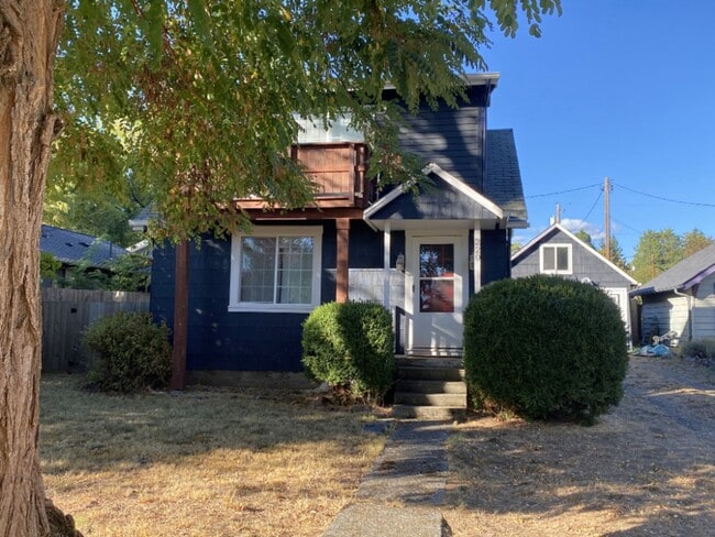220 NE Green St in White Salmon, WA - Building Photo - Building Photo