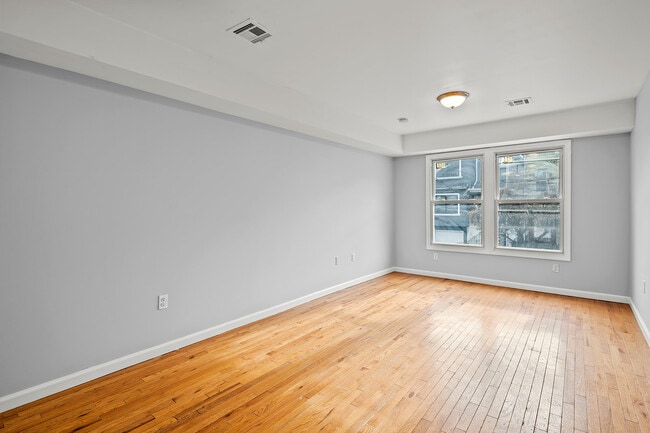 137 Godwin Ave, Unit 2 in Paterson, NJ - Building Photo - Building Photo