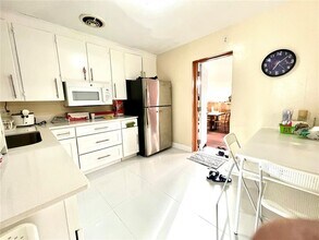 5009 Deauville Dr in Orlando, FL - Building Photo - Building Photo