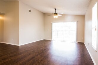 105 Rock Springs Ct in Kissimmee, FL - Foto de edificio - Building Photo