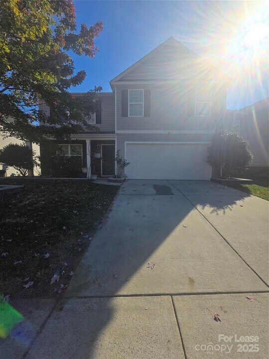 756 Nannyberry Ln in Concord, NC - Foto de edificio