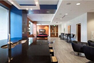 4 W Martin Luther King Jr Blvd in Charlotte, NC - Building Photo - Building Photo