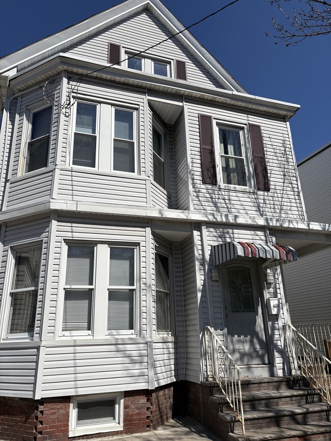 96 Falcon St, Unit 1, Unit 1