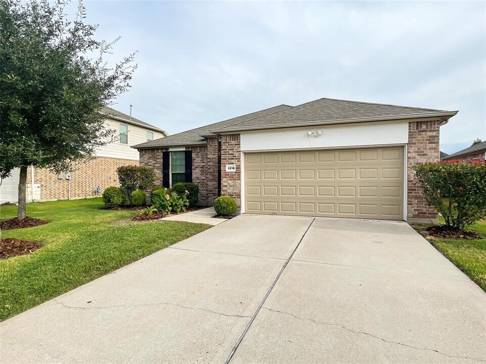 5218 Hickory Harvest Dr in Richmond, TX - Building Photo