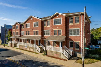 One Twelve College Avenue Apartments in Greensburg, PA - Building Photo - Primary Photo