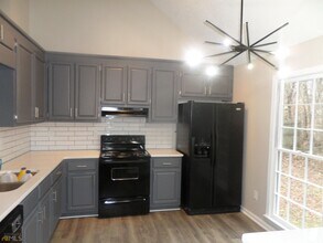 4075 Springlake Cir in Buford, GA - Building Photo - Building Photo