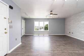 97 Oak St in Bayonne, NJ - Building Photo - Building Photo
