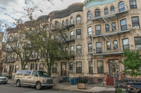 472 Bainbridge St in Brooklyn, NY - Foto de edificio - Building Photo