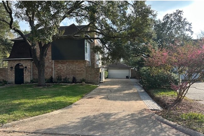 property at 10811 Cranbrook Rd