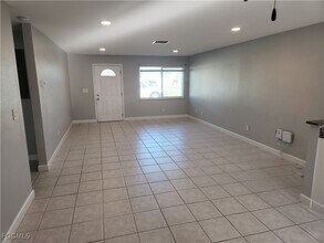 118 NE 16th Pl in Cape Coral, FL - Building Photo - Building Photo
