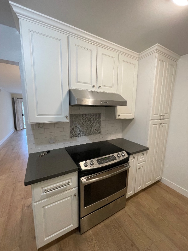 675 Sharon Park Dr, Unit 108 in Menlo Park, CA - Building Photo - Building Photo