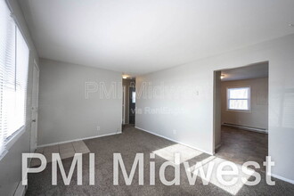 2950 W U.S. 52 in New Palestine, IN - Foto de edificio - Building Photo