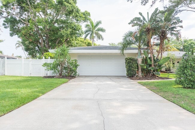 508 Poinsettia Rd