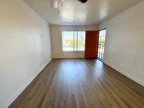 Belcourt Seniors Apartments 55+ in Norwalk, CA - Foto de edificio - Building Photo