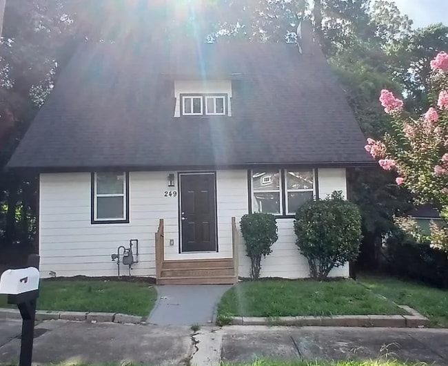 249 Laurel Ave SW in Atlanta, GA - Building Photo - Building Photo