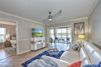 1175 Mainsail Dr in Naples, FL - Foto de edificio - Building Photo