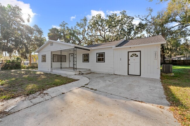 property at 10821 Cedar St