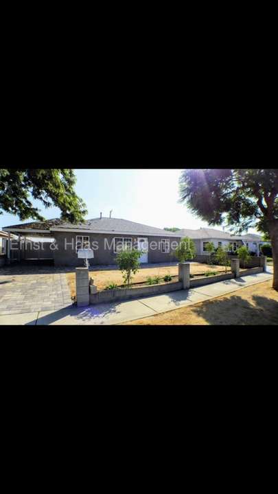 22502 Marbella Ave in Carson, CA - Foto de edificio