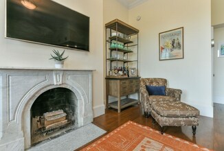 204 Beacon St, Unit 3 in Boston, MA - Foto de edificio - Building Photo