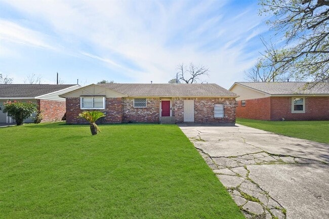 property at 4403 Trafalgar Dr