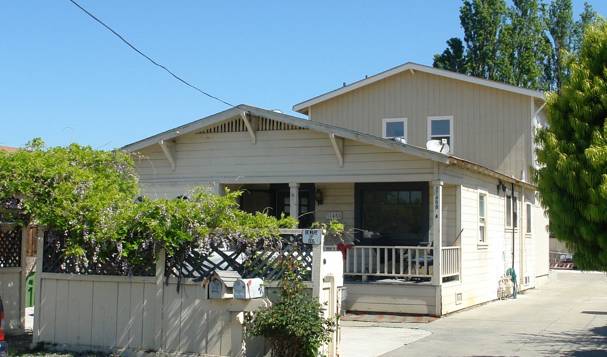 37458 Jason Way in Fremont, CA - Building Photo